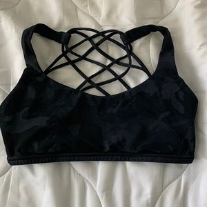 black camo lululemon sports bra